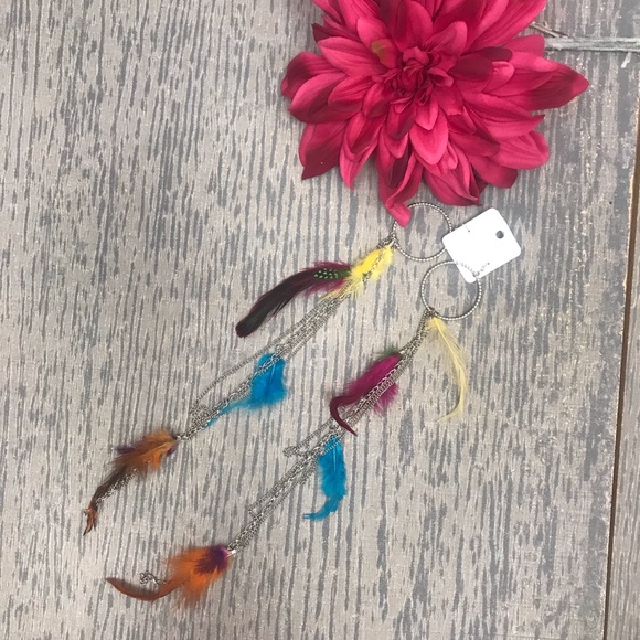 ☀️ NWT Creation multi colored feather earrings - Picture 1 of 4